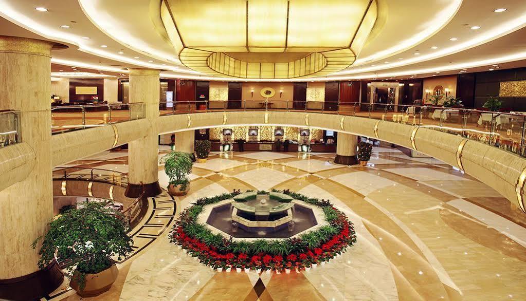 Empark Grand Hotel Чунцин Экстерьер фото
