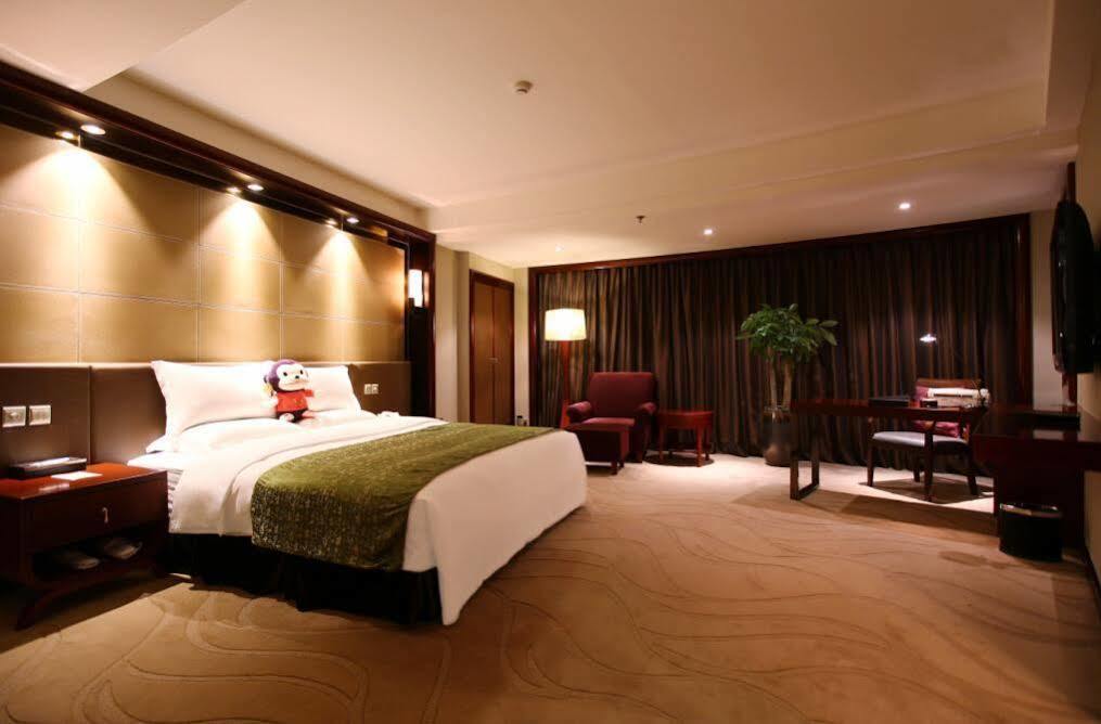Empark Grand Hotel Чунцин Экстерьер фото